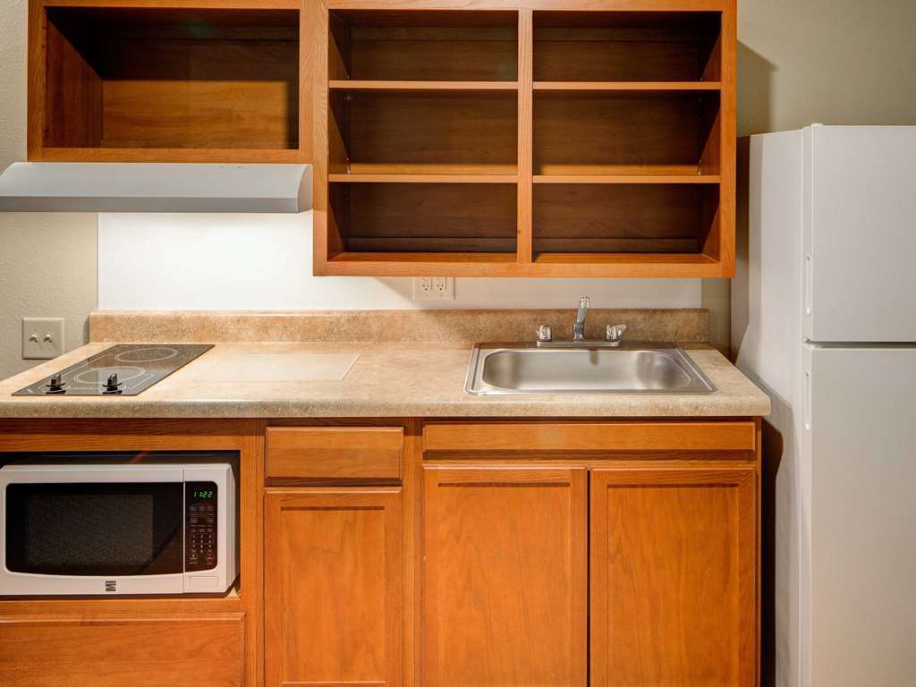 Woodspring Suites Ankeny Des Moines Room photo